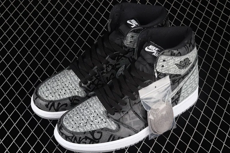All categories Air Jordan Jordan series basketball shoes Air Jordan 1 High Air Jordan 1 High OG "Rebellionaire" AJ1 Joe 1 black and gray banned "Rebelionaire" high-top basketball shoes 555088-036
